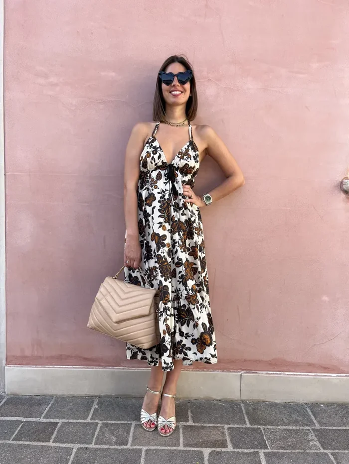 ABITO SCOLLATURA AMERICANA