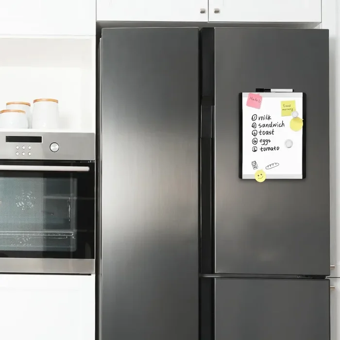 Amazon Basics Lavagna magnetica cancellabile a secco, telaio in plastica/alluminio, 21.6 x 28 cm, Bianco Moda - immagine 2