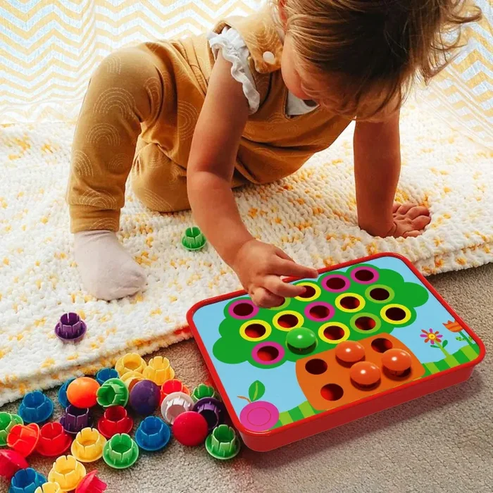 AMOSTING gioco chiodini per bambini 2, 3 anni, gioco di abbinamento colorato, giocattoli prima infanzia, puzzle regalo di compleanno per bambino-10 carte e 46 pulsanti - immagine 3