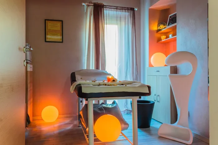 Appendiabiti Porta Abiti da Esterno 43×116 cm con Scomparto per Scarpe in Resina Arkema Pisolo Antracite - immagine 2