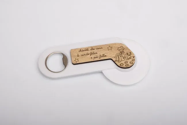 APRIBOTTIGLIA+TAGLIAPIZZA IN METALLO PICCOLO PRINCIPE