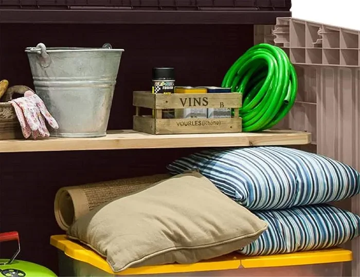 Armadio Porta Attrezzi da Giardino 130x110x74 cm in Resina Keter Store It Out Midi Beige Sconti - immagine 3