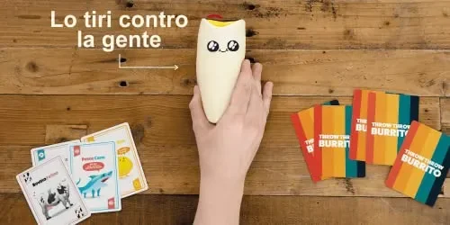 Asmodee – Throw Throw Burrito – Divertente Gioco da Tavolo, con Due Burrito Squishy, 7+ Anni, 2-6 Giocatori, Edizione in Italiano Sconti - immagine 2
