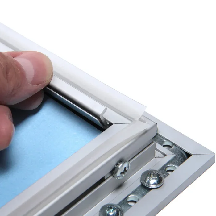 Bacheca con Anta Battente 79x109x3,3 cm in Alluminio Porta Poster Silver - immagine 2