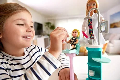 Barbie- Carriere Dentista Playset con Due Bambole, Sedia Operatoria e… - immagine 2