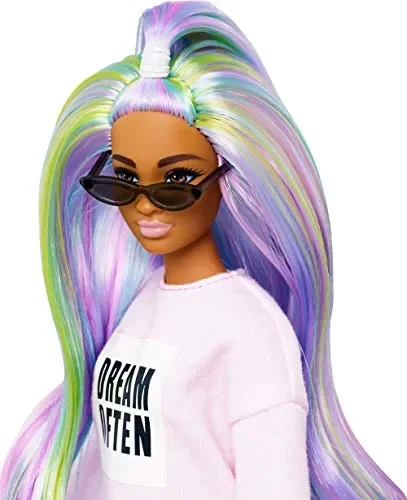 Barbie- Fashionistas Bambola con Maglione Stampa, Capelli Viola e Occhiali… - immagine 3