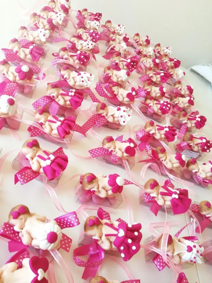 BIMBE IN FIMO Bianco e Fucsia bomboniere nascita battesimo eventi ricorrenze