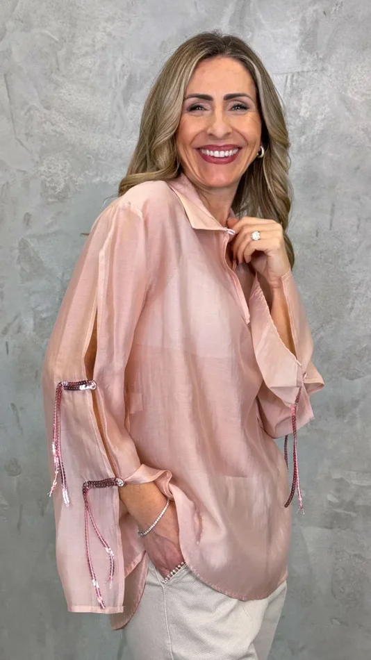 BLUSA CON SPACCHI SULLE MANICHE - immagine 2