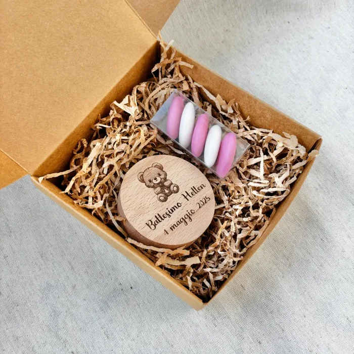 Bomboniera apribottiglia rotondo in legno di Faggio a tema personalizzabile per qualsiasi evento(Matrimonio, Battesimo, Comunione, Cresima) Online - immagine 2