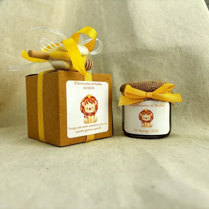 Bomboniere Battesimo bimbo tema LEONCINO Barattolino Miele millefiori artigianale 50 gr – 140gr – 250gr, etichetta personalizzabile giallo