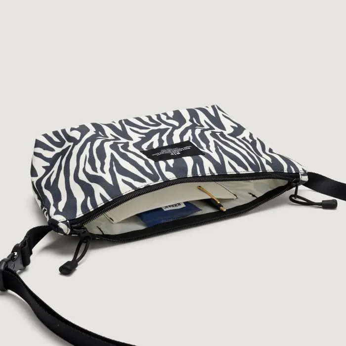 Borsa Fannypack Crossbody Zebra – BIP - immagine 3