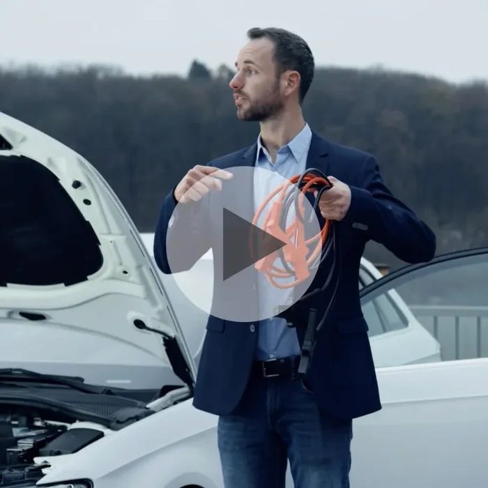 Bosch C30 Caricabatterie per Auto, 6 V – 12 V / 3,8 A, con Carica di Mantenimento – per Batterie al Piombo-Acido, EFB, GEL, AGM e SLI da 6 V/12 V - immagine 2