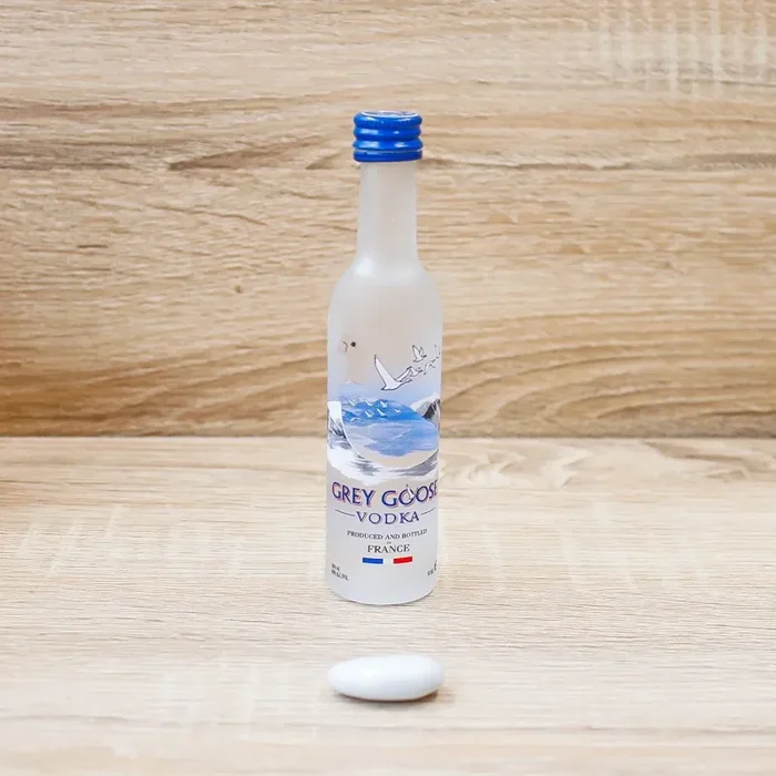Bottiglia Mignon Vodka Grey Goose Moda