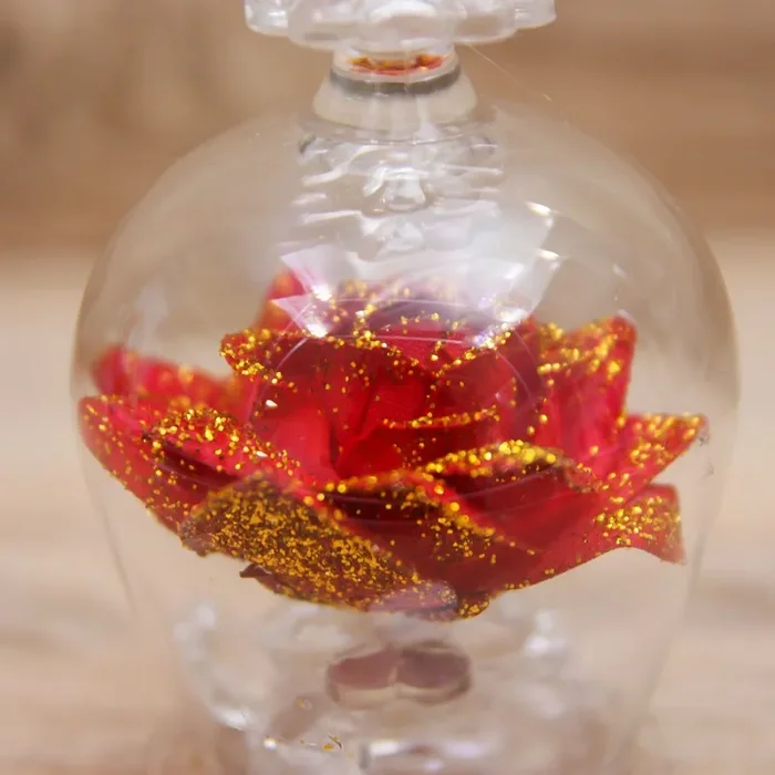 Campana con Rosa Rossa e Glitter Oro Via Margutta - immagine 2