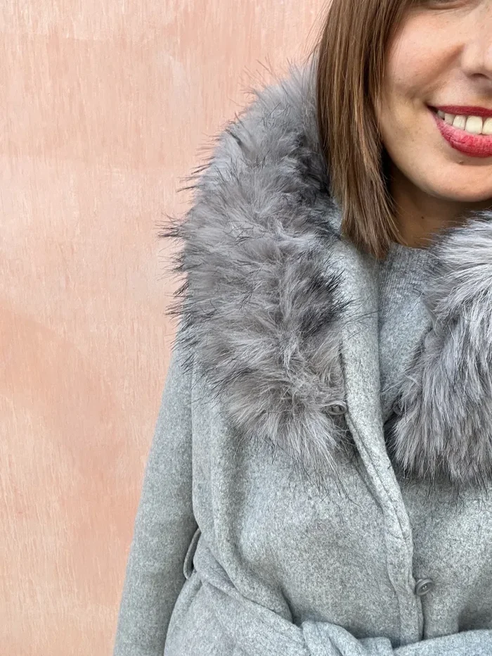 CAPPOTTO CON CAPPUCCIO E PELLICCIA - immagine 2