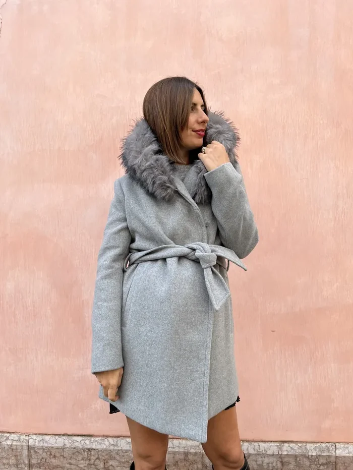 CAPPOTTO CON CAPPUCCIO E PELLICCIA - immagine 3