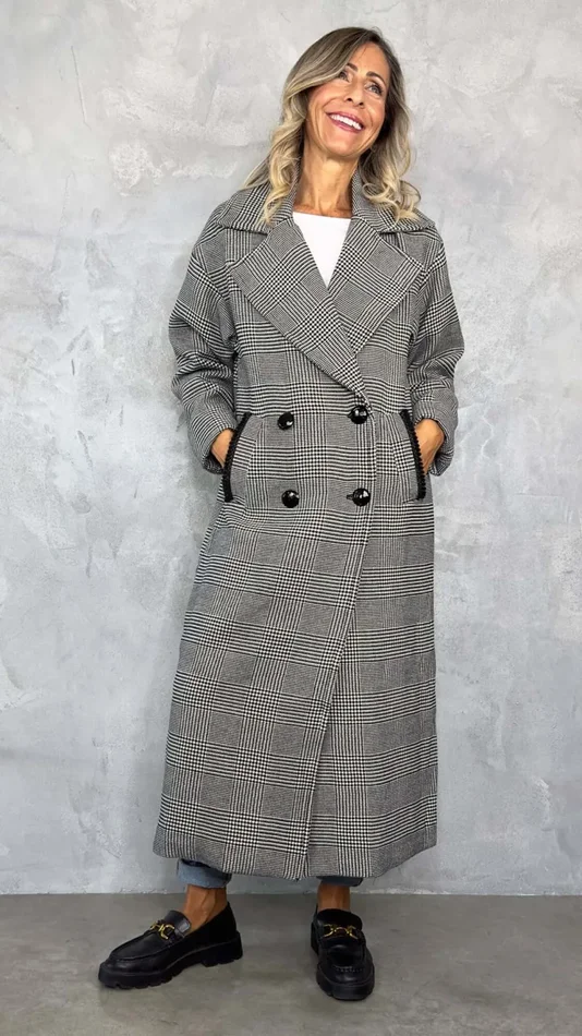 CAPPOTTO LUNGO CHECK BIANCO E NERO Vendita calda