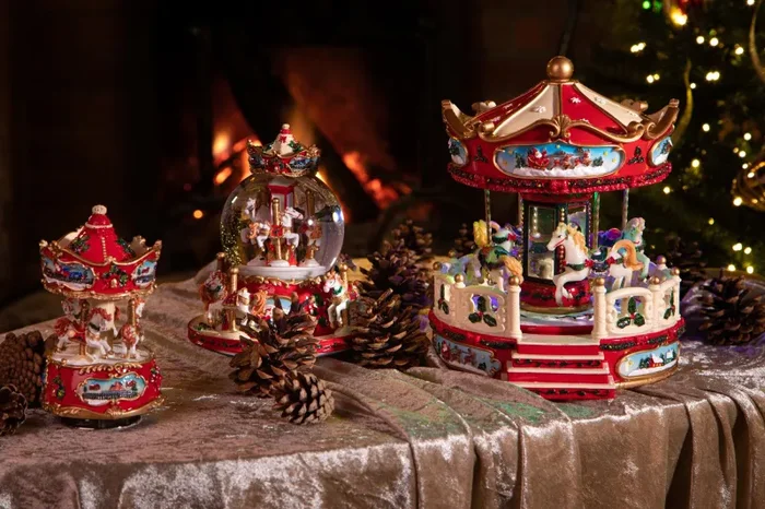 Carosello Natale con musica e movimento 24,5 cm - immagine 2