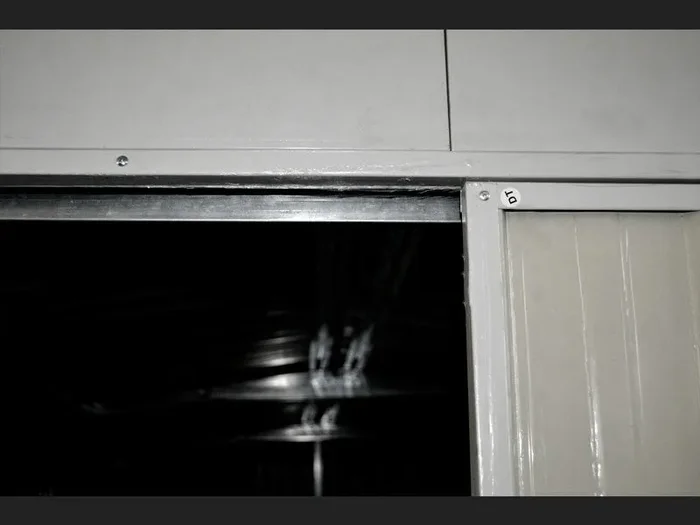 Casetta Box da Giardino in Lamiera di Acciaio Porta Utensili 360x600x230 cm Enaudi Verde - immagine 3