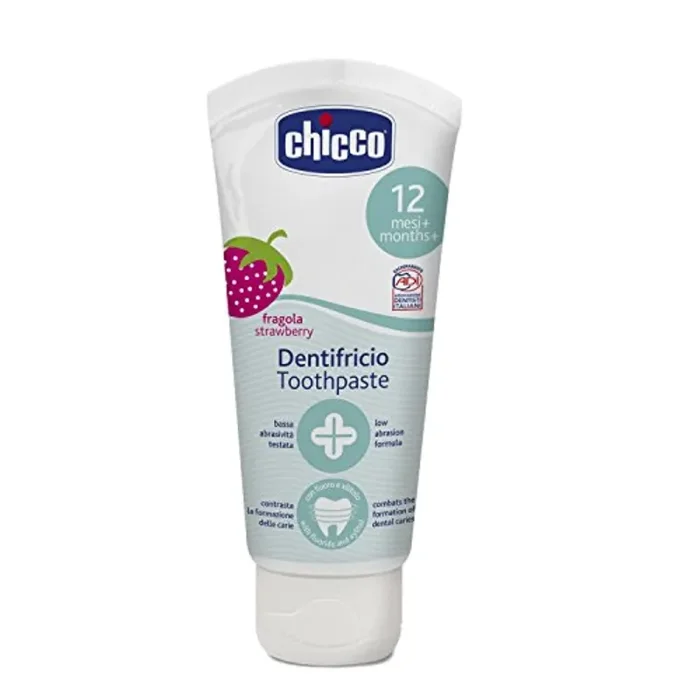 Chicco Dentifricio Bambini alla Fragola Delicato sui Dentini, Bassa Abrasività, con Fluoro e Xilitolo, Senza Conservanti, Contrasta la Formazione delle Carie e Rimuove la Placca – 50 ml, 1+ Anni