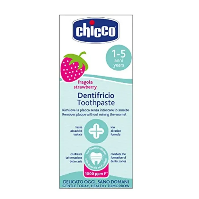 Chicco Dentifricio Bambini alla Fragola Delicato sui Dentini, Bassa Abrasività, con Fluoro e Xilitolo, Senza Conservanti, Contrasta la Formazione delle Carie e Rimuove la Placca – 50 ml, 1+ Anni - immagine 2