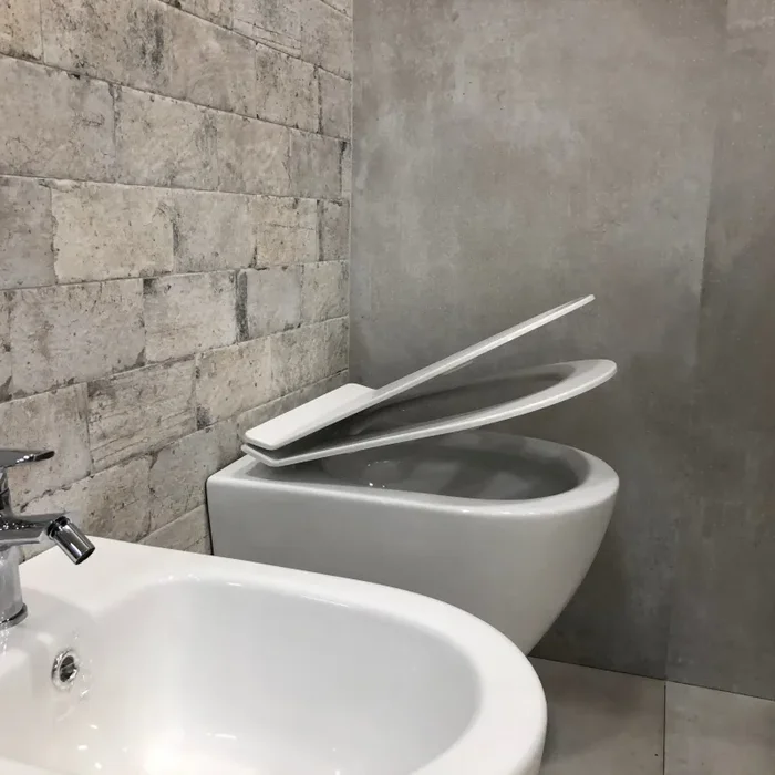 Coppia di Sanitari WC e Bidet Sospesi in Ceramica 48.5×36.5×36.5 cm Rimless Round Bianco - immagine 3