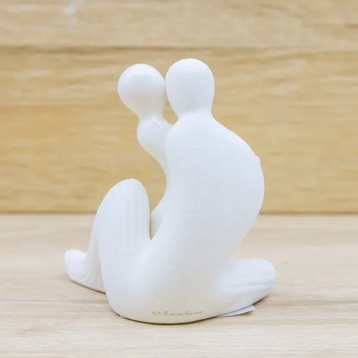 Coppia Innamorati in un Abbraccio Claraluna - immagine 2