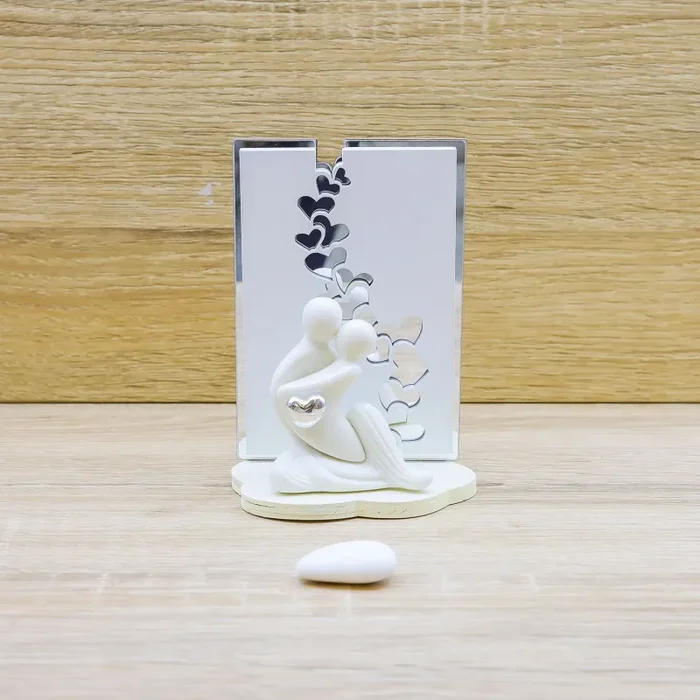 Coppia Innamorati in un Abbraccio Claraluna