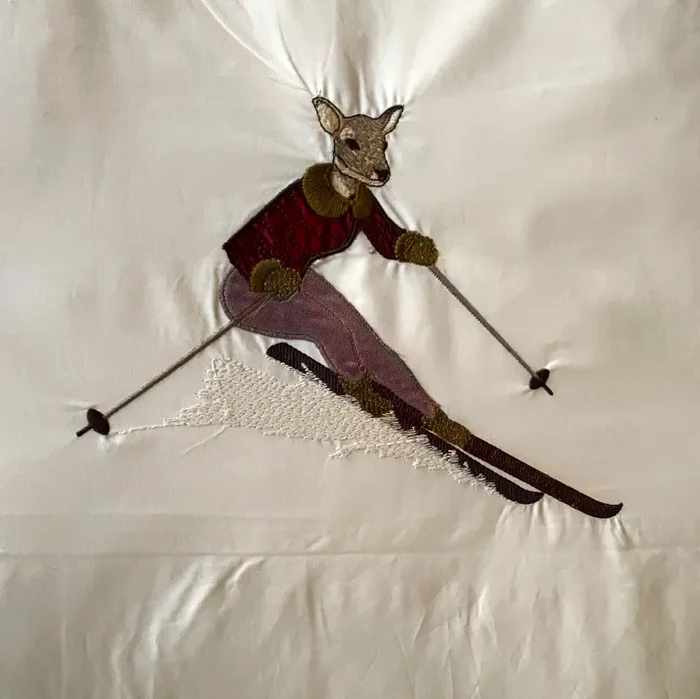 Copripiumone ricamo Bea e Oliver - immagine 3