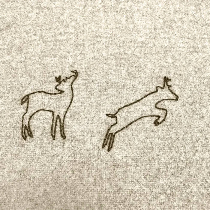 Cuscino Lana Melange ricamo Capriolo – Pronta Consegna - immagine 3