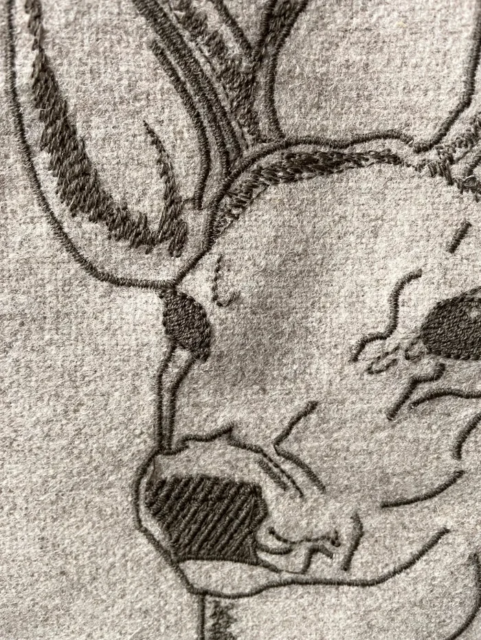 Cuscino lana melange ricamo coll. RITRATTI Rodolfo Vendita calda - immagine 3