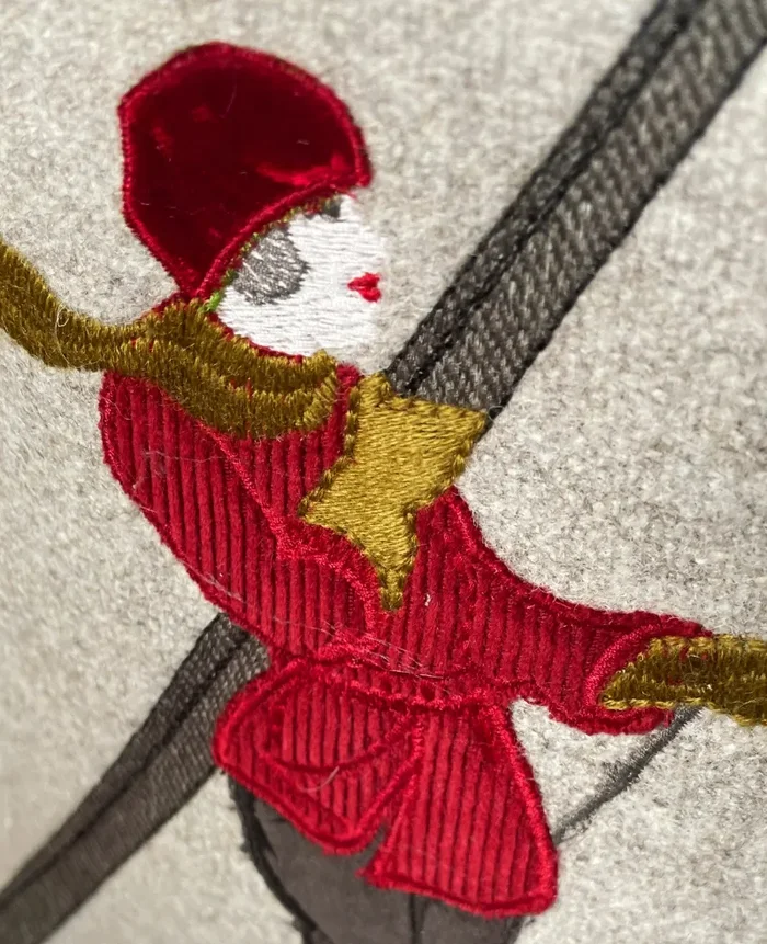 Cuscino lana melange ricamo Sciatrice Vintage – Pronta Consegna - immagine 2