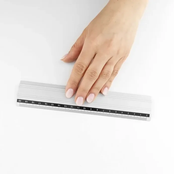 D.RECT Righello in Alluminio | Righello Lunghezza 20 cm | Righello con Impugnatura | Resistente alla Rottura | per Scuola, Ufficio, Casa | Argento - immagine 2