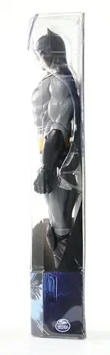 dc comics | BATMAN | Personaggio Batman in scala 30 cm con decorazioni originali, mantello e 11 punti di articolazione – Giocattoli per bambini e bambine dai 3 anni - immagine 3