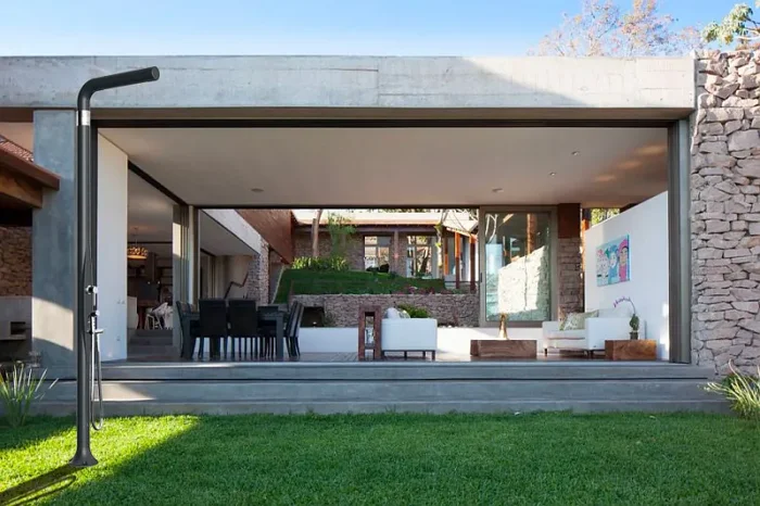 Doccia da Esterno Giardino Miscelatore Deviatore e Doccetta Mobile Arkema Funny Yang Top Line Perla Vendita online - immagine 2