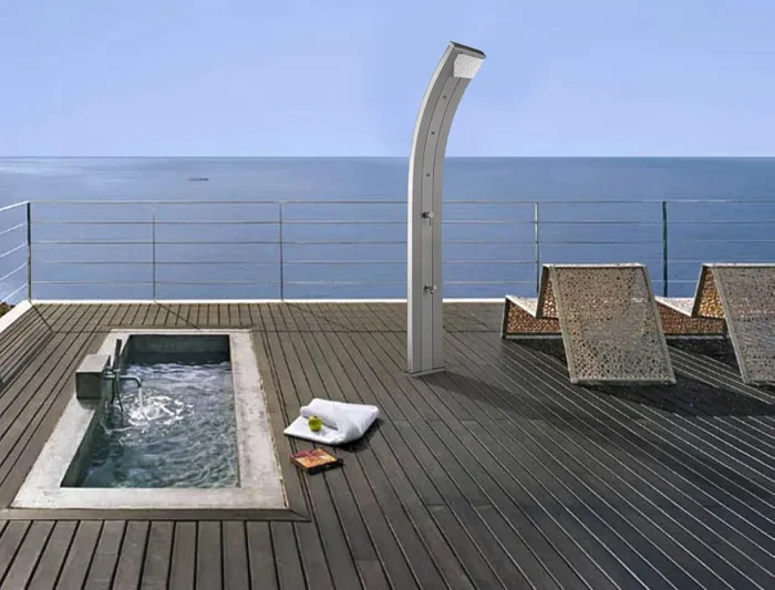 Doccia Solare da Esterno Giardino 40L Miscelatore e Lavapiedi Arkema Dada Fascia Inox Bianco Crema - immagine 2