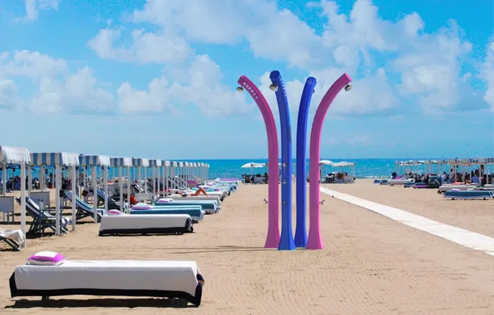 Doccia Solare da Giardino 28L Miscelatore Temporizzato e Lavapiedi Arkema Happy Beach Blu - immagine 2