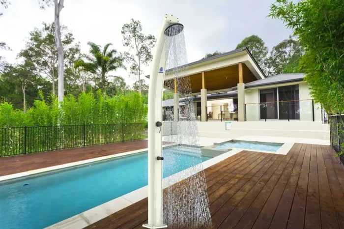 Doccia Solare da Giardino 35L Miscelatore e Lavapiedi Sined Dafne Bianca - immagine 2