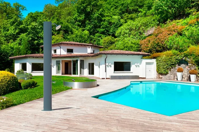 Doccia Solare da Giardino 70L Miscelatore e Lavapiedi Arno A - immagine 2