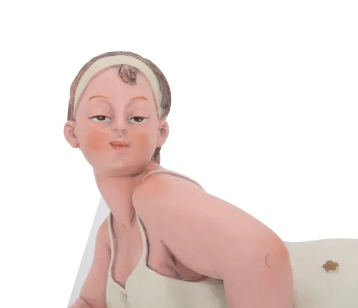 Donnina Positano in Ginocchio 14,4x10x15,5 cm in Resina - immagine 2