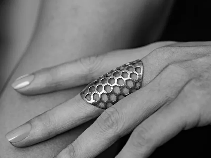 Favo – anello in acciaio inox stampa diretta 3D