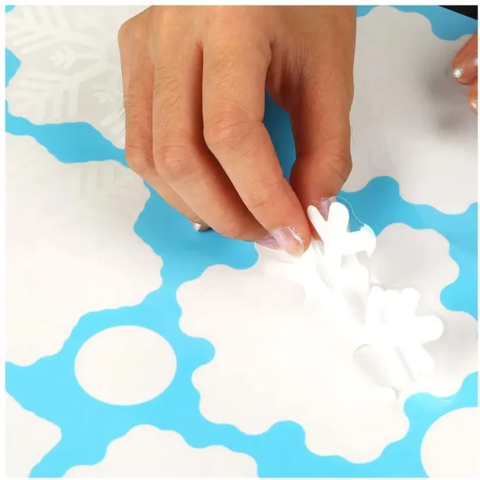 Feliciay 274pcs Fiocchi Di Neve Natalizi Adesivi Elettrostatici Per Finestre Riutilizzabili Decorazioni Per Fiocchi Di Neve Ornamenti Albero Natale Vetro Festa Babbo Natale Regali (16 Fogli) - immagine 3