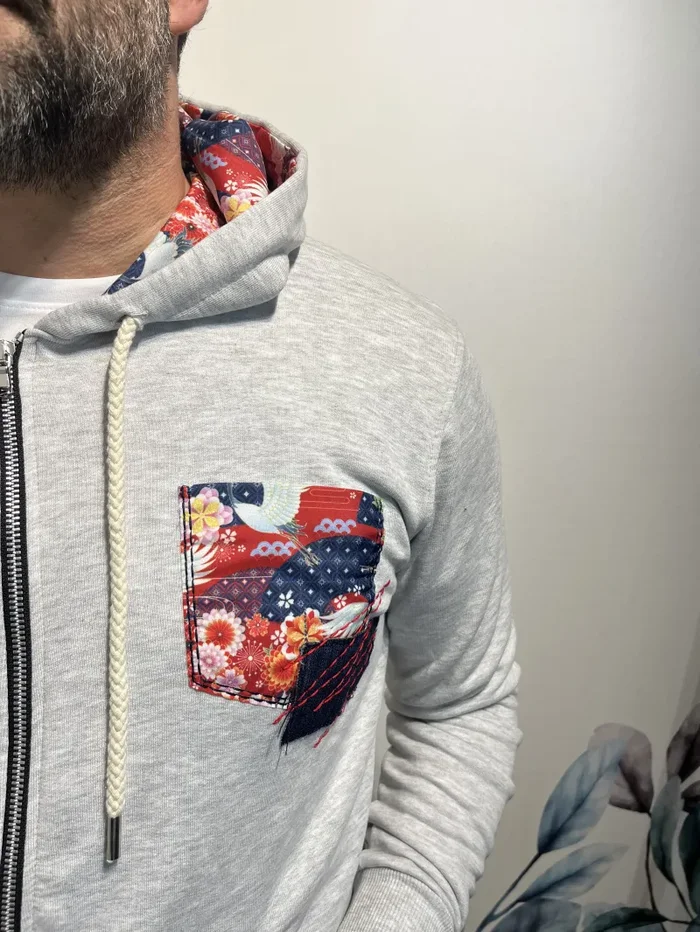 FELPA CAPPUCCIO CERNIERA E TASCHINO - immagine 2