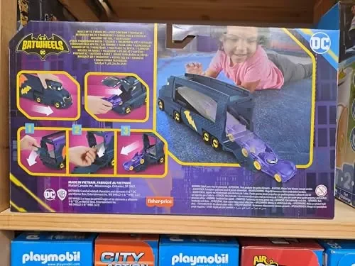 Fisher-Price DC Batwheels – Bat-Autotreno, playset Autotreno con rampa e veicolo Bam Batmobile in scala 1:55 incluso, può contenere 7 macchinine die-cast, giocattolo per bambini, 3+ anni, HMX07 - immagine 2