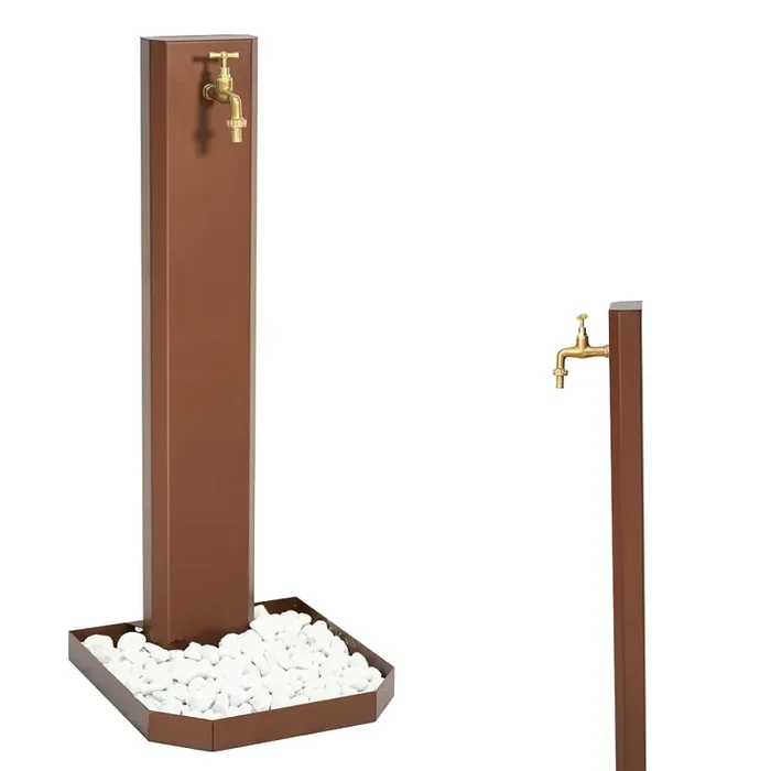 Fontana da Giardino Design a Colonna Ovale Rubinetto in Ottone e Base con Ciottoli Corten