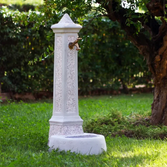 Fontana da Giardino Senza Rubinetto in Cemento Granulato di Marmo Pisa Bianco Rosso e Nero - immagine 2