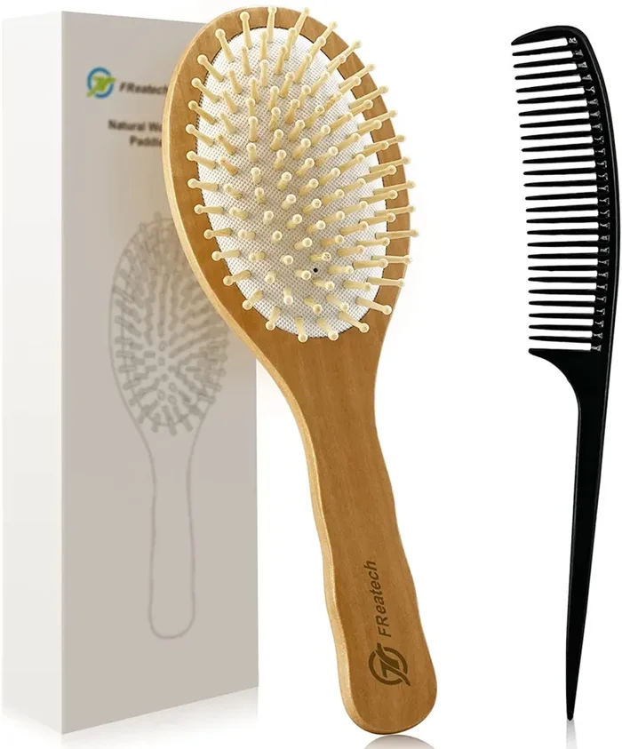 FREATECH Spazzola Capelli in Legno con Cuscino d’aria in Gomma per Districare Capelli e Massaggio Cuoio Capelluto, Antistatico e Liscio Crespo, Pettine Multiuso Denti Larghi in Fibra di Carbonio - immagine 2