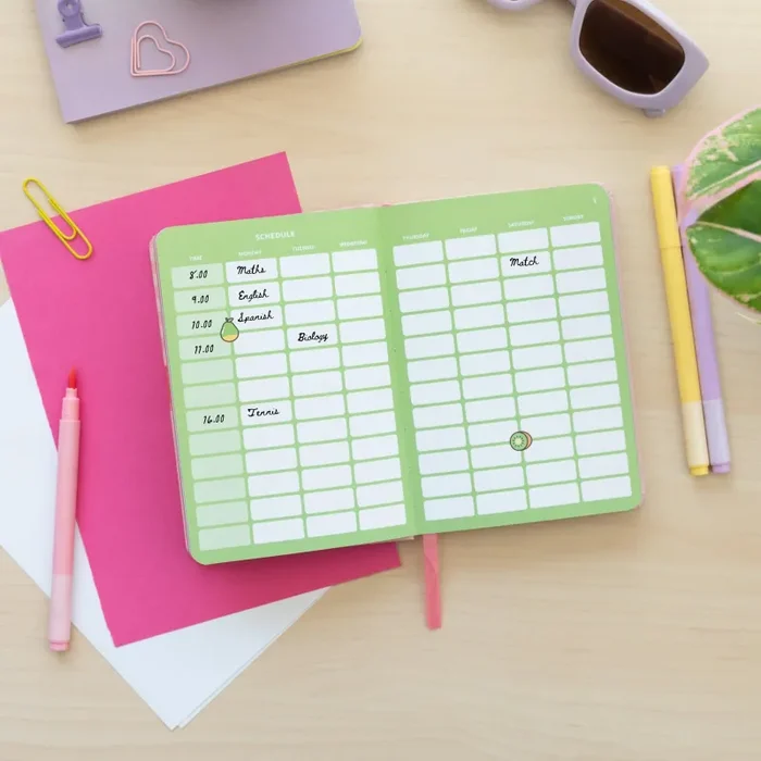 Grupo Erik: Agenda 2024 2025 Pusheen, Agenda settimanale 2024 2025 A6, 11,5 x 16 cm, 17 mesi Agosto 2024 a Dicembre 2025, Agenda 2024 2025 piccola, Diario Pusheen 2024 2025 - immagine 2