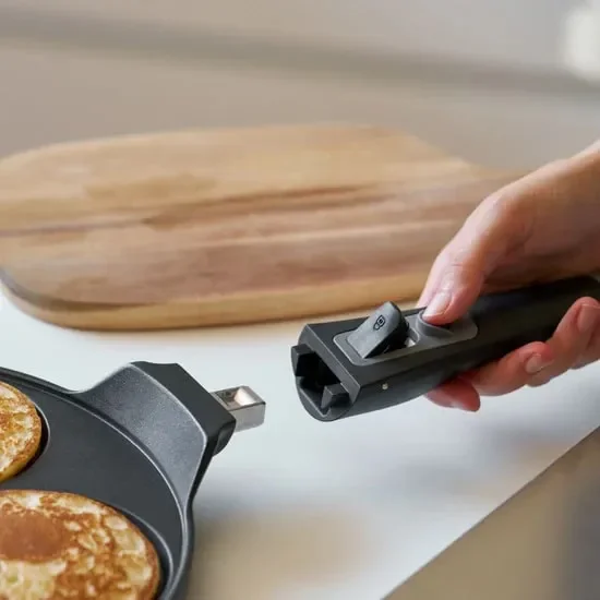 GUZZINI Padella Pancake Cook & Space D 26 Cm H 4,85 Cm Manico Removibile - immagine 3