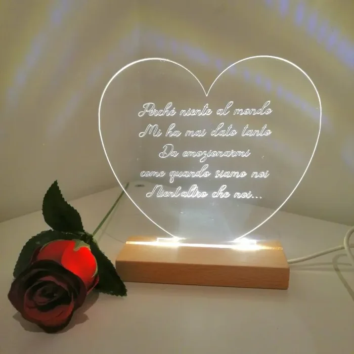 Idea regalo Lampada LED SAN VALENTINO forma di cuore con base in legno e incisione personalizzabile love anniversario Sconti